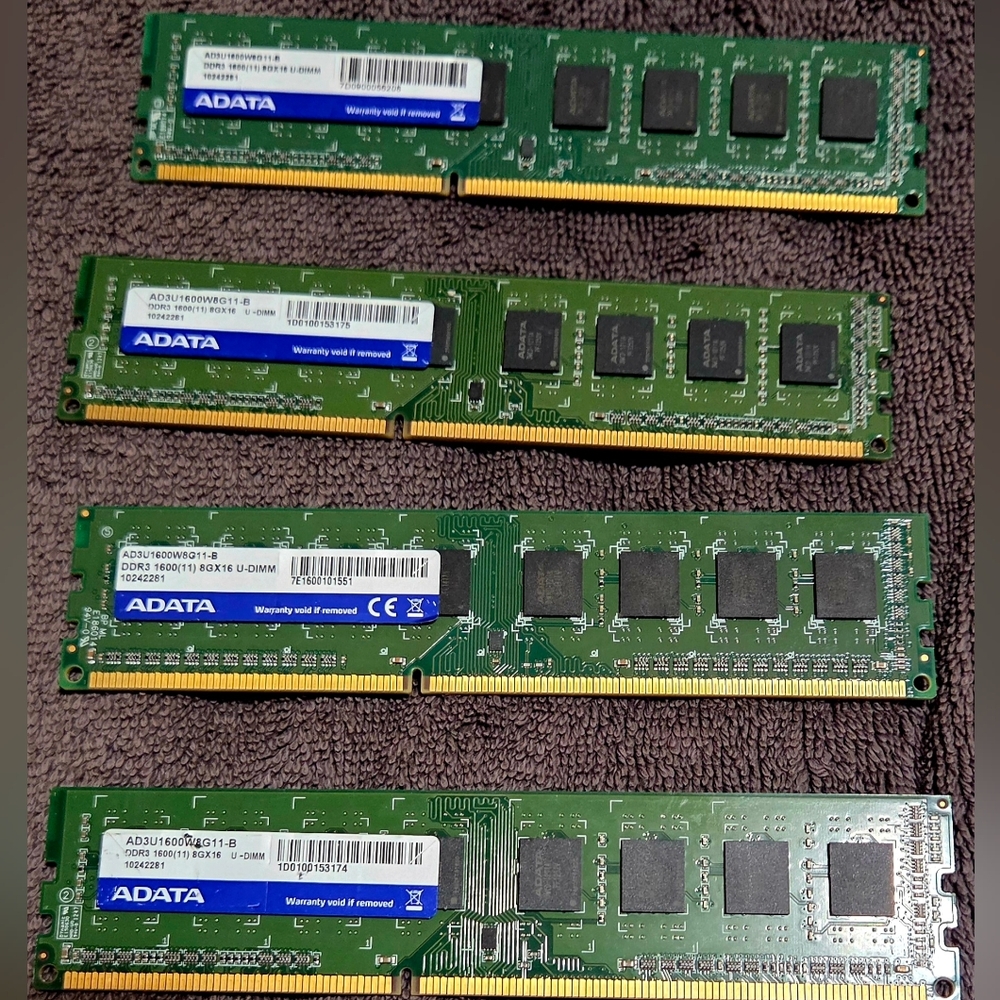 4 Adata Green RAM Modules for Enhanced Performance.